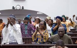 Révision constitutionnelle : la loi votée grâce à la trahision de certains députés démocrates