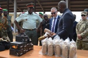 Lutte contre le terrorisme : Le Bénin reçoit plus d’1 milliard de FCFA d’équipements militaires des USA