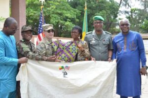 Bénin : remise de kits de maternité par l’armée américaine au ministère de la Santé